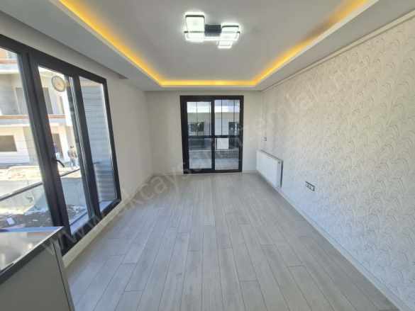 !!! Altınkum Merkezde Satılık Daire 1+1 – 75 M² Modern Ve Hazır Edremit Mah