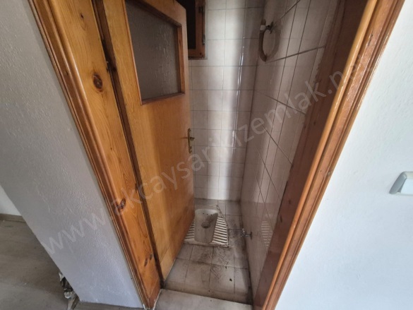 Hamidiye Mah. Edremit Kiralık Daire |  3+1 Oda | 150M2 Aylık 21.000Tl | 3. Kat | Doğalgaz(Kombi) | 1 Banyo | 1 Yatak Odası Resim-1