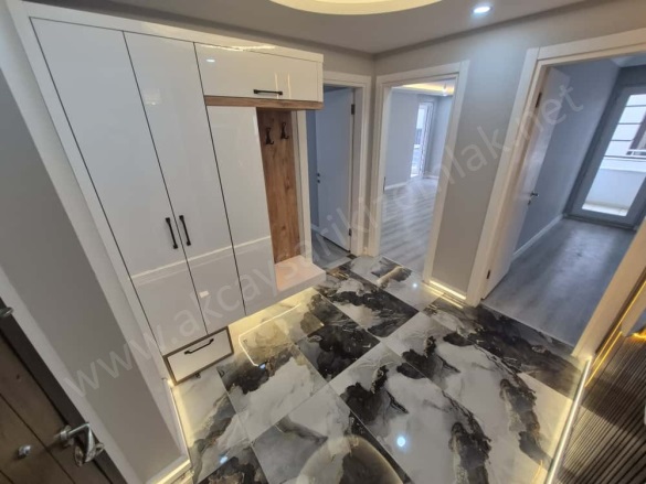 Altınkum Mah. Edremit Satılık Daire |  2+1 Oda | 80M2 3.950.000Tl  Krediye Uygun  | 1. Kat | Doğalgaz(Kombi) | 1 Banyo | 2 Yatak Odası Resim-2