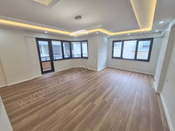 İkizçay Mah. Edremit Satılık Daire |  3+1 Oda | 130M2 4.750.000Tl  Krediye Uygun  | 2. Kat | 2 Banyo | 3 Yatak Odası Resim-4