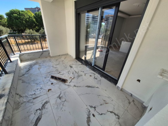 Hamidiye Mah. Edremit Satılık Daire |  3+1 Oda | 150M2 6.500.000Tl | 3. Kat | Yerden Isıtma | 2 Banyo | 1 Yatak Odası Resim-3