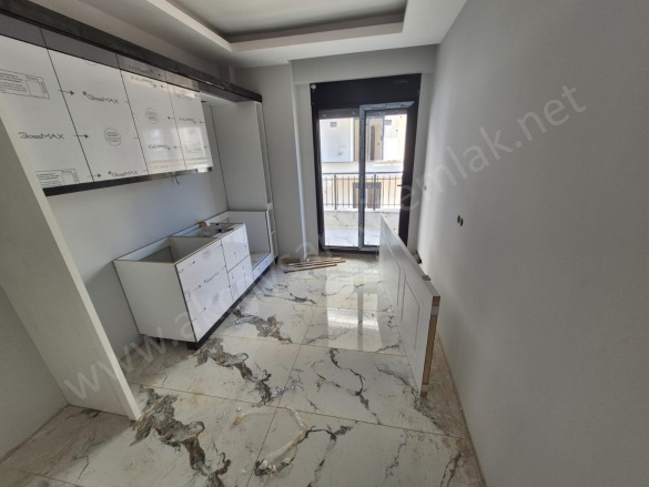 Hamidiye Mah. Edremit Satılık Daire |  3+1 Oda | 150M2 6.500.000Tl | 3. Kat | Yerden Isıtma | 2 Banyo | 1 Yatak Odası Resim-4