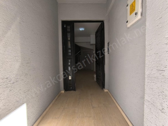 Turhanbey Mah. Edremit Satılık Daire |  1+1 Oda | 75M2 2.400.000Tl  Krediye Uygun  | Giriş Katı | Doğalgaz(Kombi) | 1 Banyo | 1 Yatak Odası Resim-4
