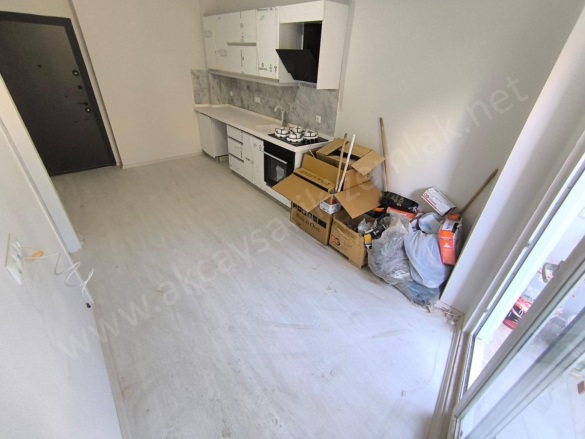 Turhanbey Mah. Edremit Satılık Daire |  1+1 Oda | 75M2 2.400.000Tl  Krediye Uygun  | Giriş Katı | Doğalgaz(Kombi) | 1 Banyo | 1 Yatak Odası Resim-5