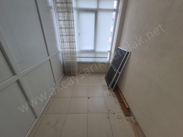 Hamidiye Mah. Edremit Kiralık Daire |  1+1 Oda | 85M2 Aylık 23.000Tl | 3. Kat | Doğalgaz(Kombi) | 1 Banyo | 1 Yatak Odası Resim-5