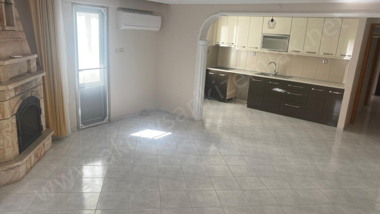 Altınkum Mah. Edremit Satılık Daire |  2+1 Oda | 90M2 3.850.000Tl  Krediye Uygun  | 4. Kat | Doğalgaz(Kombi) | 1 Banyo | 2 Yatak Odası Resim-1