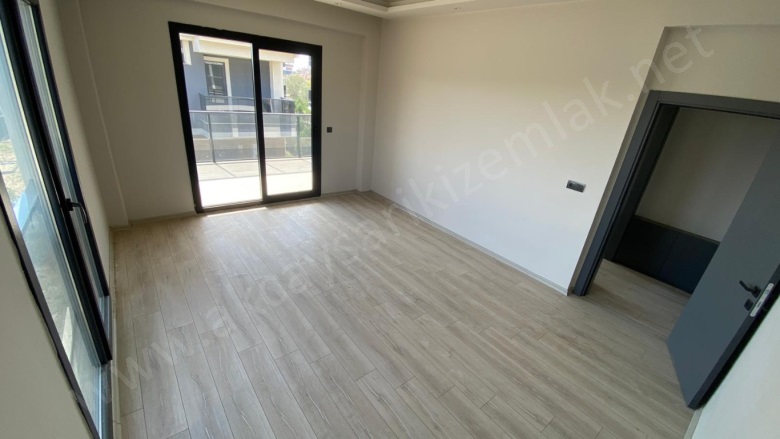 Güre Mah. Edremit Satılık Villa |  5+1 Oda | 170M2 25.000.000Tl | Tripleks | Yerden Isıtma | 3 Banyo | 5 Yatak Odası Resim-2