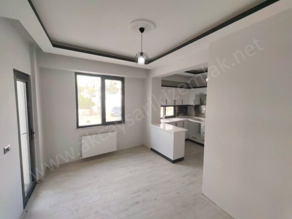 Tuzcumurat Mah. Edremit Satılık Daire |  2+1 Oda | 110M2 3.400.000Tl | Yüksek Giriş | Doğalgaz(Kombi) | 1 Banyo | 1 Yatak Odası Resim-3