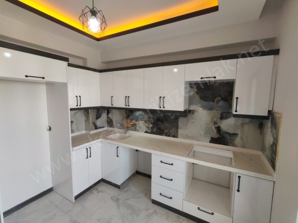 Tuzcumurat Mah. Edremit Satılık Daire |  2+1 Oda | 110M2 3.800.000Tl | 4. Kat | Doğalgaz(Kombi) | 1 Banyo | 1 Yatak Odası Resim-4