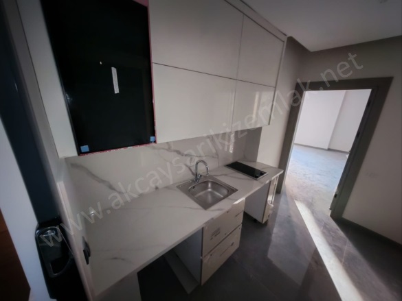 Hamidiye Mah. Edremit Kiralık Ofis / Büro |  2+1 Oda | 75M2 Aylık 35.000Tl | 1. Kat | Yerden Isıtma | 1 Banyo Resim-2