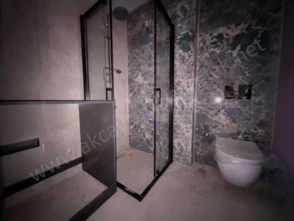 Hamidiye Mah. Edremit Kiralık Ofis / Büro |  2+1 Oda | 75M2 Aylık 35.000Tl | 1. Kat | Yerden Isıtma | 1 Banyo Resim-3