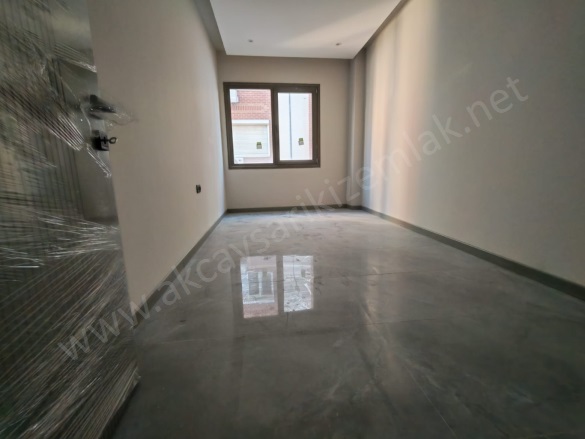 Hamidiye Mah. Edremit Kiralık Ofis / Büro |  2+1 Oda | 75M2 Aylık 35.000Tl | 1. Kat | Yerden Isıtma | 1 Banyo Resim-4