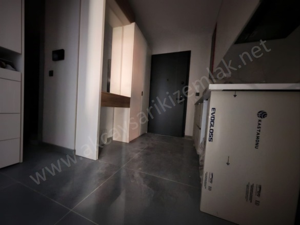 Hamidiye Mah. Edremit Kiralık Ofis / Büro |  2+1 Oda | 75M2 Aylık 35.000Tl | 1. Kat | Yerden Isıtma | 1 Banyo Resim-5