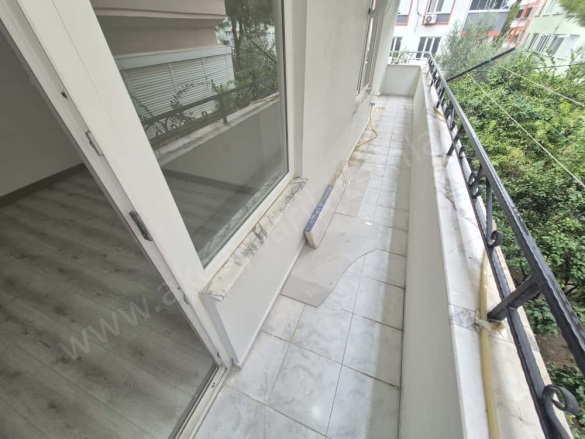 İkizçay Mah. Edremit Satılık Daire |  2+1 Oda | 80M2 4.100.000Tl  Krediye Uygun  | 2. Kat | Doğalgaz(Kombi) Resim-3