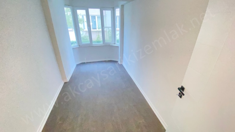 Akçay Mah. Edremit Satılık Daire |  2+1 Oda | 80M2 3.750.000Tl  Krediye Uygun  | Giriş Katı | Doğalgaz(Kombi) | 1 Banyo | 2 Yatak Odası Resim-4