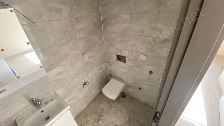 Kadıköy Mah. Edremit Satılık Daire |  1+1 Oda | 65M2 2.975.000Tl  Krediye Uygun  | 2. Kat | Doğalgaz(Kombi) | 1 Banyo | 1 Yatak Odası Resim-2