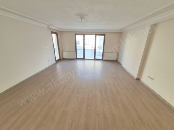 Akçay Mah. Edremit Satılık Daire |  3+1 Oda | 160M2 6.750.000Tl  Krediye Uygun  | 2. Kat | Doğalgaz(Kombi) | 2 Banyo | 3 Yatak Odası Resim-2