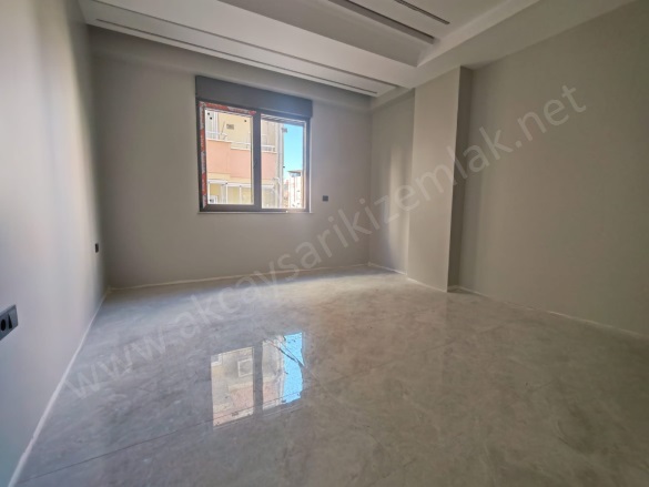 Cumhuriyet Mah. Edremit Satılık Daire |  3+1 Oda | 165M2 6.500.000Tl | 2. Kat | Doğalgaz(Kombi) | 2 Banyo | 1 Yatak Odası Resim-2