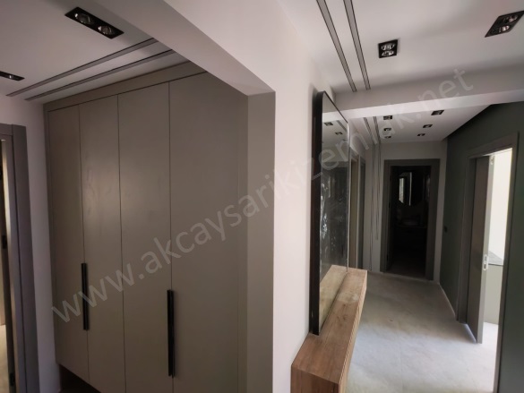 Cumhuriyet Mah. Edremit Satılık Daire |  3+1 Oda | 165M2 6.500.000Tl | 2. Kat | Doğalgaz(Kombi) | 2 Banyo | 1 Yatak Odası Resim-3