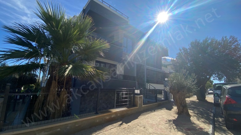 Altınoluk Mah. Edremit Satılık Daire |  4+1 Oda | 170M2 8.750.000Tl  Krediye Uygun  | Yüksek Giriş | Yerden Isıtma | 2 Banyo | 4 Yatak Odası Resim-1