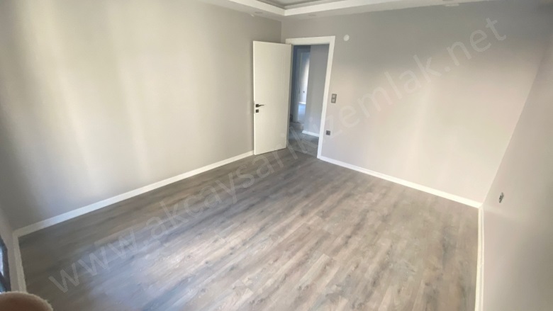 Altınoluk Mah. Edremit Satılık Daire |  4+1 Oda | 170M2 8.750.000Tl  Krediye Uygun  | Yüksek Giriş | Yerden Isıtma | 2 Banyo | 4 Yatak Odası Resim-2