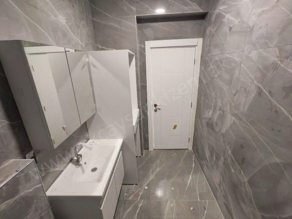 Kadıköy Mah. Edremit Satılık Daire |  2+1 Oda | 130M2 4.500.000Tl | 2. Kat | Yerden Isıtma | 1 Banyo | 1 Yatak Odası Resim-4