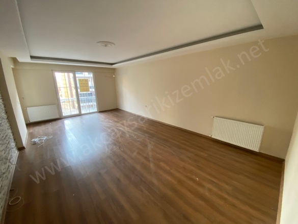 Cennetayağı Mah. Edremit Satılık Daire |  3+1 Oda | 165M2 7.000.000Tl | 2. Kat | Doğalgaz(Kombi) | 2 Banyo | 1 Yatak Odası Resim-4