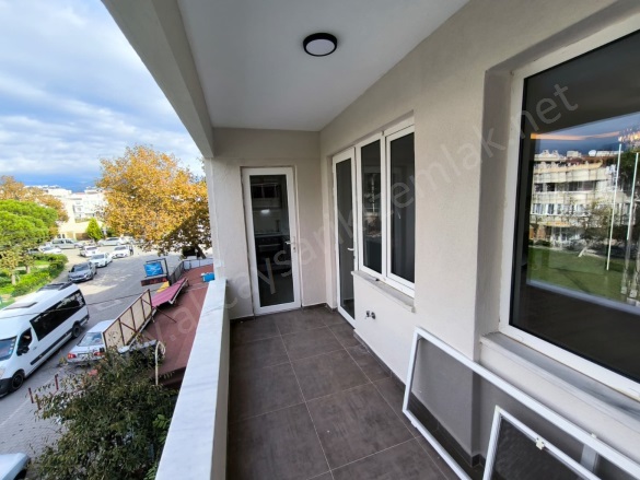 Altınkum Mah. Edremit Satılık Daire |  2+1 Oda | 85M2 4.950.000Tl  Krediye Uygun  | 1. Kat | Doğalgaz(Kombi) | 1 Banyo | 2 Yatak Odası Resim-3