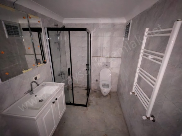 Tuzcumurat Mah. Edremit Satılık Daire |  1+1 Oda | 68M2 2.950.000Tl | 2. Kat | Doğalgaz(Kombi) | 1 Banyo | 1 Yatak Odası Resim-2