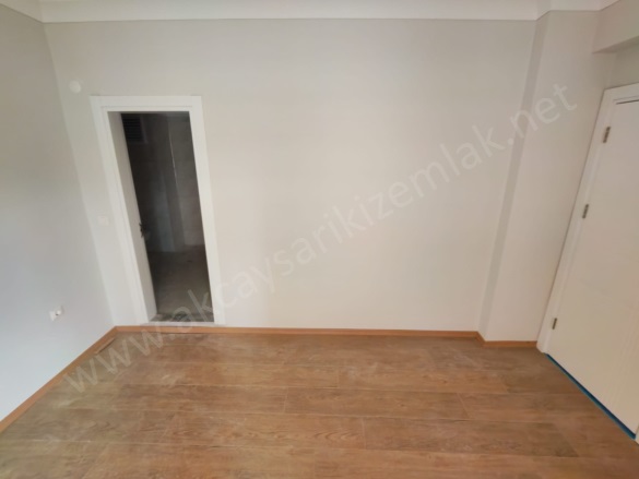 Tuzcumurat Mah. Edremit Satılık Daire |  1+1 Oda | 68M2 2.950.000Tl | 2. Kat | Doğalgaz(Kombi) | 1 Banyo | 1 Yatak Odası Resim-4