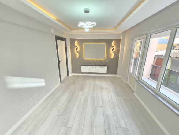 Akçay Mah. Edremit Satılık Daire |  2+1 Oda | 100M2 3.950.000Tl  Krediye Uygun  | Giriş Katı | Doğalgaz(Kombi) | 1 Banyo | 2 Yatak Odası Resim-1