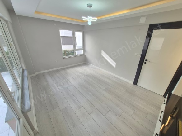 Akçay Mah. Edremit Satılık Daire |  2+1 Oda | 100M2 3.850.000Tl  Krediye Uygun  | Giriş Katı | Doğalgaz(Kombi) | 1 Banyo | 2 Yatak Odası Resim-4