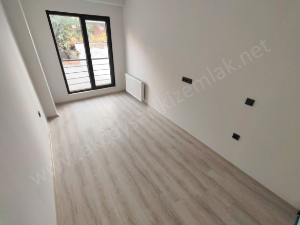 Tuzcumurat Mah. Edremit Satılık Daire |  2+1 Oda | 85M2 3.200.000Tl | Giriş + 1.Kat | Doğalgaz(Kombi) | 2 Banyo | 1 Yatak Odası Resim-1