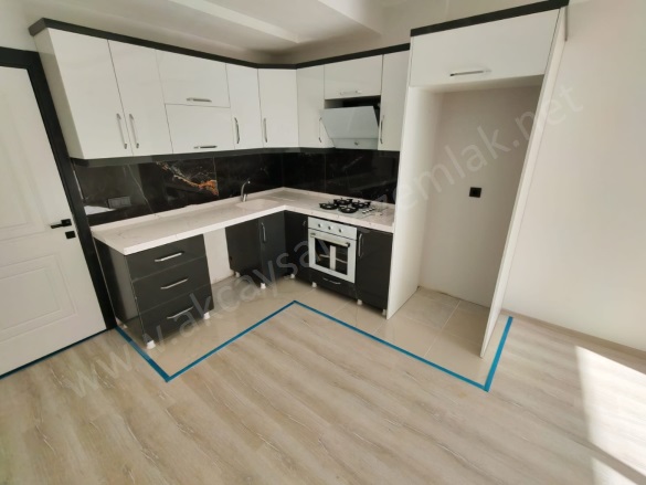 Tuzcumurat Mah. Edremit Satılık Daire |  2+1 Oda | 85M2 3.200.000Tl | Giriş + 1.Kat | Doğalgaz(Kombi) | 2 Banyo | 1 Yatak Odası Resim-3