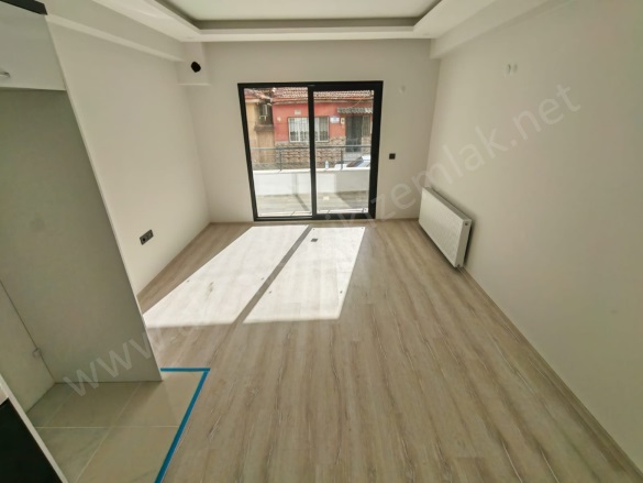 Tuzcumurat Mah. Edremit Satılık Daire |  2+1 Oda | 85M2 3.200.000Tl | Giriş + 1.Kat | Doğalgaz(Kombi) | 2 Banyo | 1 Yatak Odası Resim-4