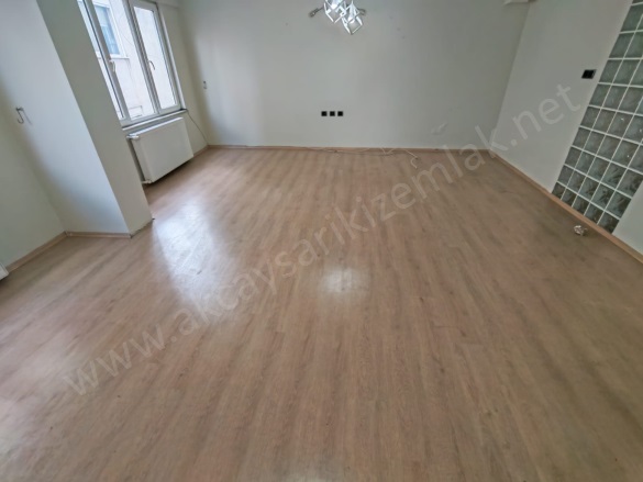 Camivasat Mah. Edremit Kiralık Daire |  2+1 Oda | 120M2 Aylık 18.000Tl | 1. Kat | Doğalgaz(Kombi) | 1 Banyo | 1 Yatak Odası Resim-1