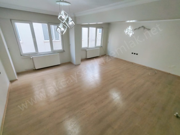 Camivasat Mah. Edremit Kiralık Daire |  2+1 Oda | 120M2 Aylık 18.000Tl | 1. Kat | Doğalgaz(Kombi) | 1 Banyo | 1 Yatak Odası Resim-2