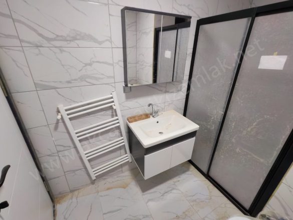 Darsofa Mah. Edremit Satılık Daire |  2+1 Oda | 95M2 3.750.000Tl | 1. Kat | Doğalgaz(Kombi) | 1 Banyo | 1 Yatak Odası Resim-4