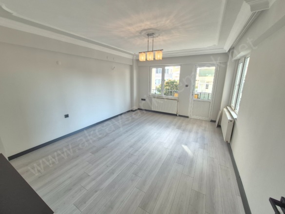 Akçay Mah. Edremit Satılık Daire |  2+1 Oda | 110M2 5.450.000Tl  Krediye Uygun  | 2. Kat | Doğalgaz(Kombi) | 1 Banyo | 2 Yatak Odası Resim-4