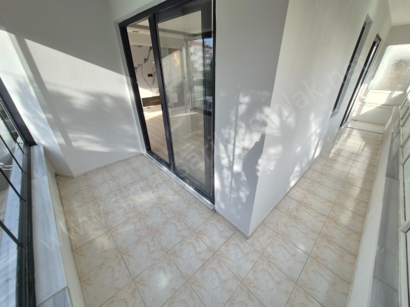 Altınkum Mah. Edremit Satılık Daire |  2+1 Oda | 110M2 4.525.000Tl  Krediye Uygun  | 3. Kat | Doğalgaz(Kombi) | 1 Banyo | 2 Yatak Odası Resim-2