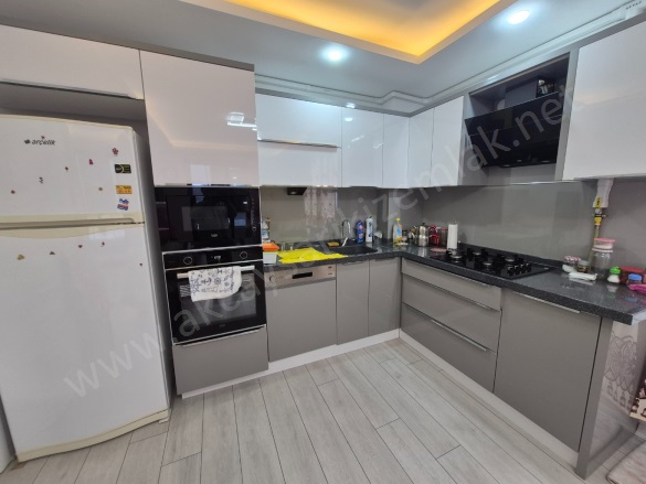 Akçay Mah. Edremit Satılık Daire |  1+1 Oda | 78M2 3.950.000Tl  Krediye Uygun  | 3. Kat | Doğalgaz(Kombi) | 1 Banyo | 1 Yatak Odası Resim-3
