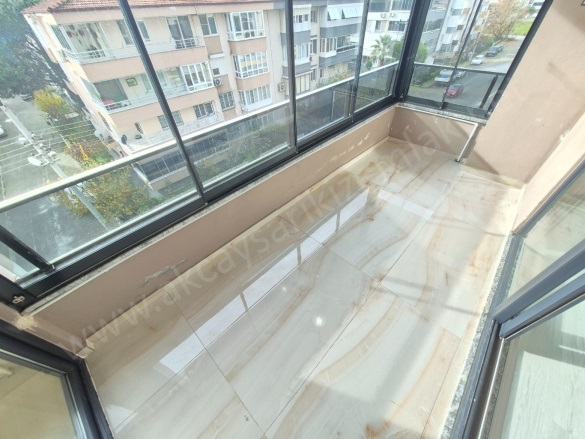 İkizçay Mah. Edremit Satılık Daire |  3+1 Oda | 150M2 6.750.000Tl  Krediye Uygun  | 3. Kat | Doğalgaz(Kombi) | 1 Banyo | 3 Yatak Odası Resim-2