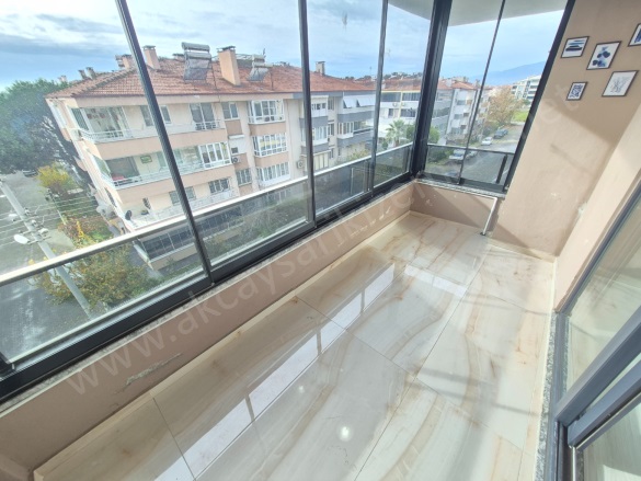 İkizçay Mah. Edremit Satılık Daire |  3+1 Oda | 150M2 6.750.000Tl  Krediye Uygun  | 3. Kat | Doğalgaz(Kombi) | 1 Banyo | 3 Yatak Odası Resim-3