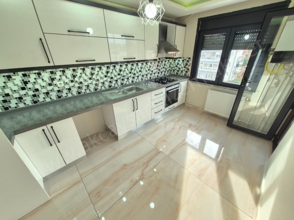 İkizçay Mah. Edremit Satılık Daire |  3+1 Oda | 150M2 6.750.000Tl  Krediye Uygun  | 3. Kat | Doğalgaz(Kombi) | 1 Banyo | 3 Yatak Odası Resim-5