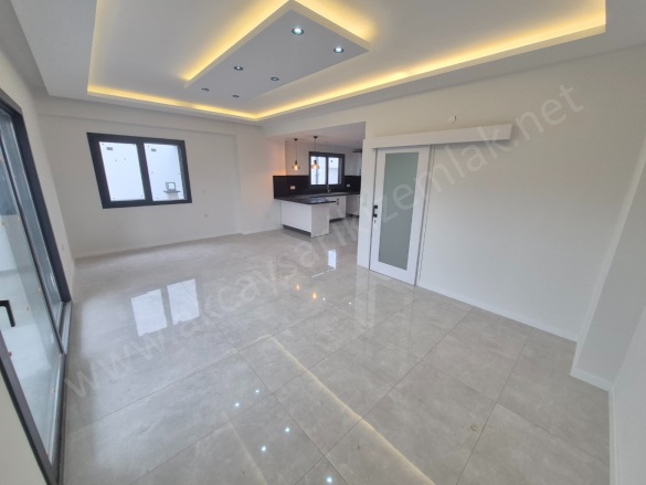 Akçay Mah. Edremit Satılık Müstakil Ev |  5+2 Oda | 295M2 25.000.000Tl  Krediye Uygun  | Müstakil | Yerden Isıtma | 4 Banyo | 5 Yatak Odası Resim-1