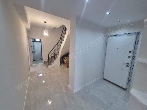 Akçay Mah. Edremit Satılık Müstakil Ev |  5+2 Oda | 295M2 25.000.000Tl  Krediye Uygun  | Müstakil | Yerden Isıtma | 4 Banyo | 5 Yatak Odası Resim-5