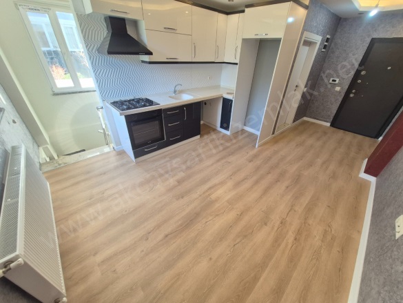 Zeytinli Mah. Edremit Satılık Daire |  2+1 Oda | 110M2 2.445.000Tl | Ters Dubleks | Kat Kaloriferi | 1 Banyo | 2 Yatak Odası Resim-3