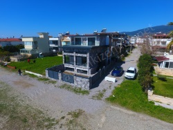 Edremit Güre Cumhuriyet Mah. Satılık Müstakil Ev 3+1 200 M2 | Villa Ve Müstakil | Yerden Isıtma | 3 Banyo | 2 Yatak Odası