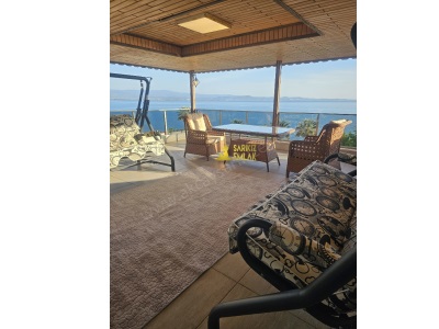 Akçay Kordonda Denize Sıfır Satılık Daire Kat Dubleks 4+1 Edremit Mah