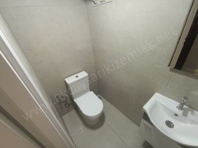 Akçay Sarıkızdan Denize Yürüme Mesafesinde Ebeveyn Banyolu Site İçinde Satılık Daire 3+1 Edremit Altınkum Mah